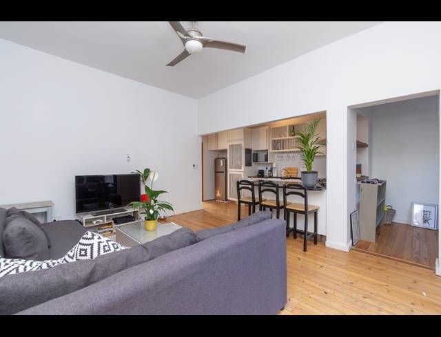 1.5 BEDROOM APARTMENT FOR SALE IN ORANJEZICHT